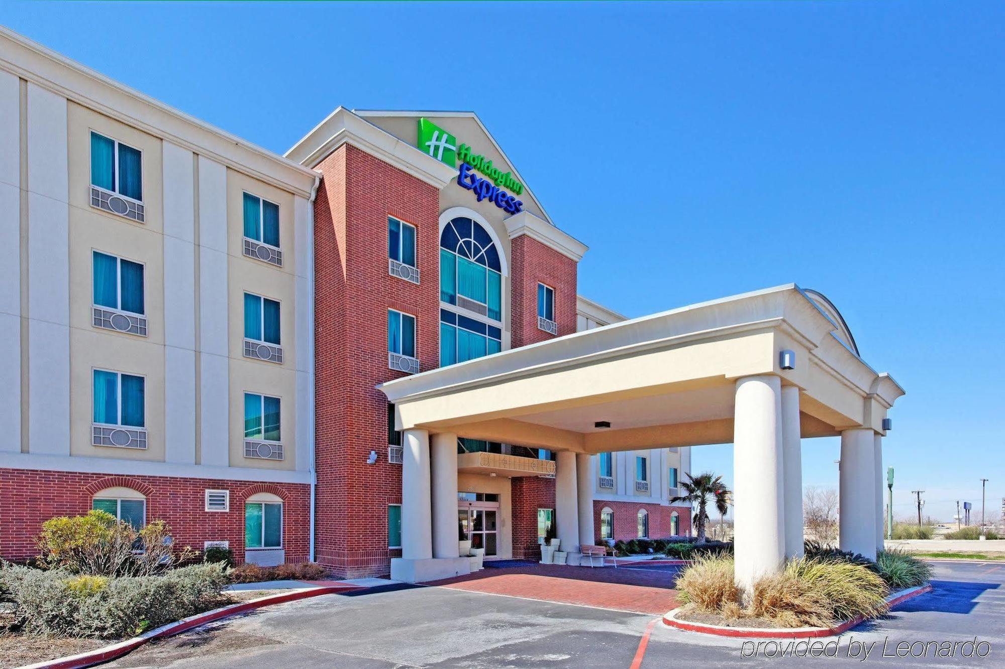 Holiday Inn Express & Suites San Antonio West Sea World Area By Ihg Екстериор снимка