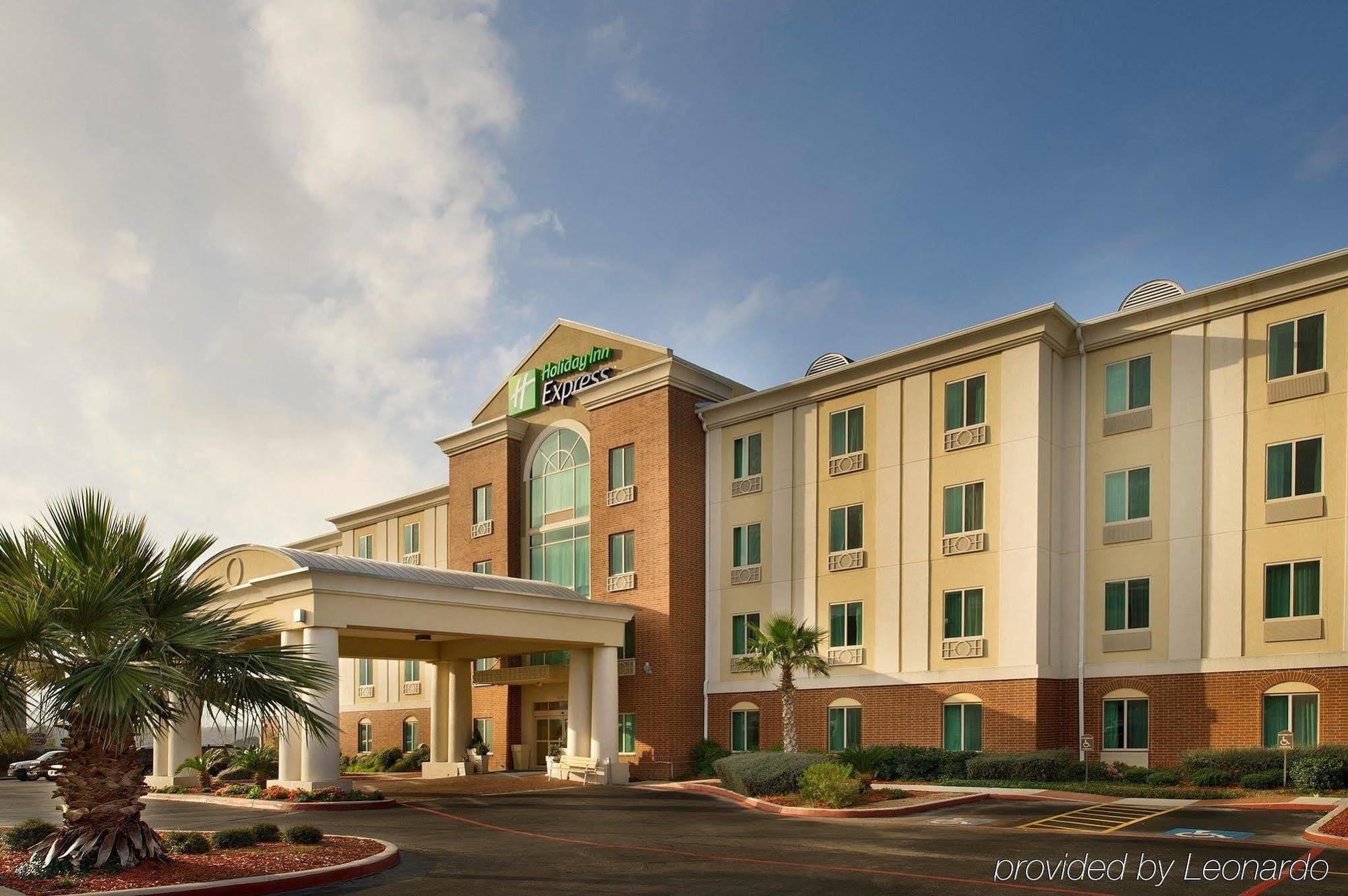 Holiday Inn Express & Suites San Antonio West Sea World Area By Ihg Екстериор снимка